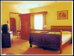 Grand Seasons Hotel room 2
